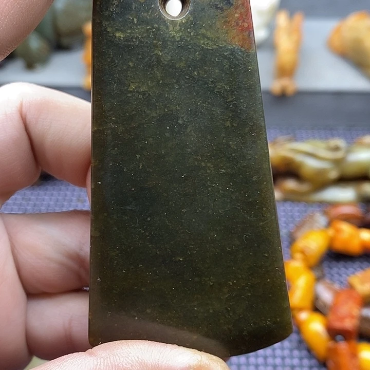 未镶嵌蛇纹石玉颈饰