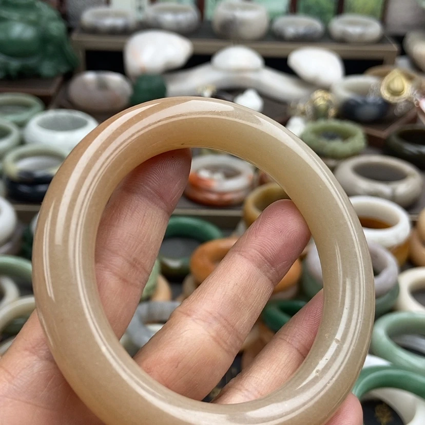 【闪购商品】石英质玉手镯61未镶嵌