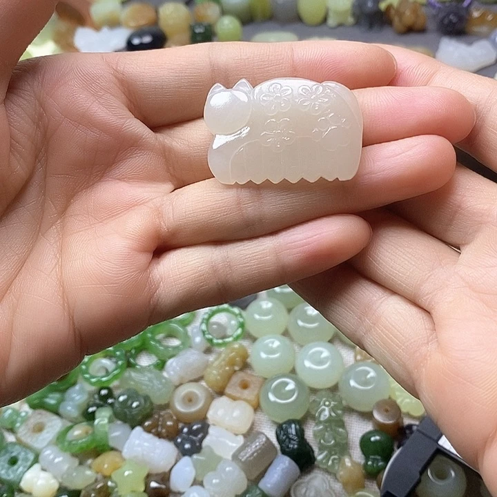 未镶嵌和田玉挂件梳子