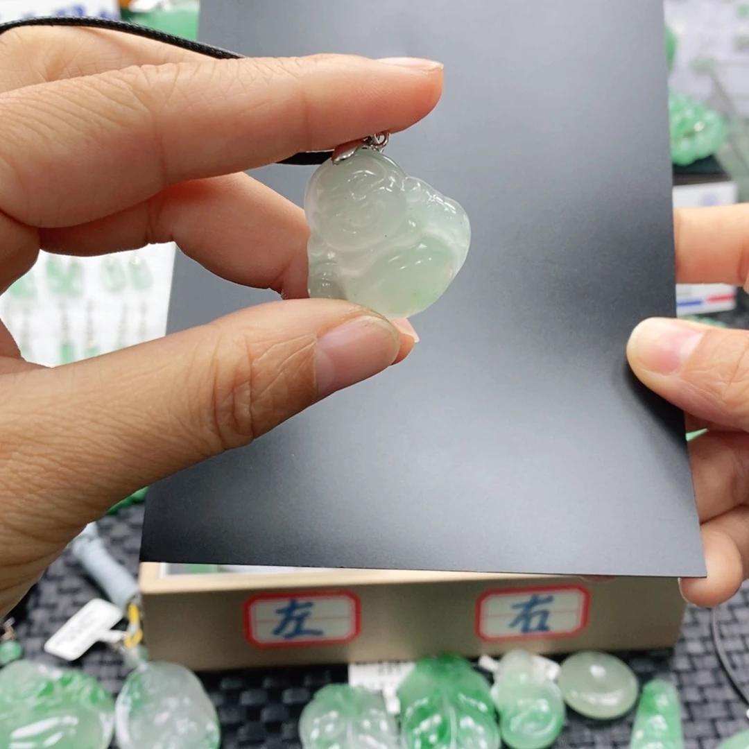 石英质玉未镶嵌吊坠青青 吊坠多人