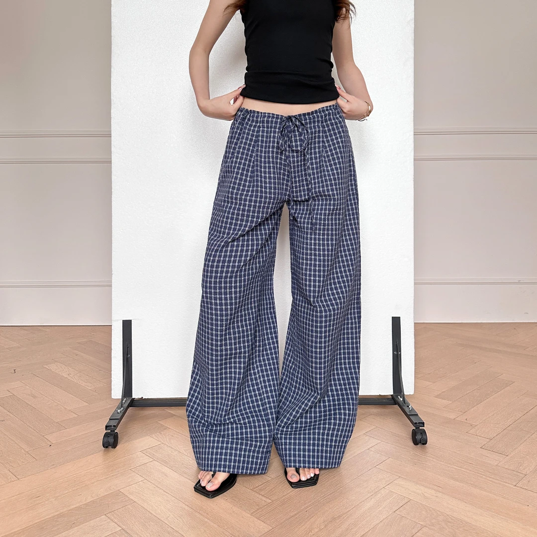 藏青色格子阔腿裤女夏季薄款2025新款高腰垂感休闲遛弯格纹直筒裤