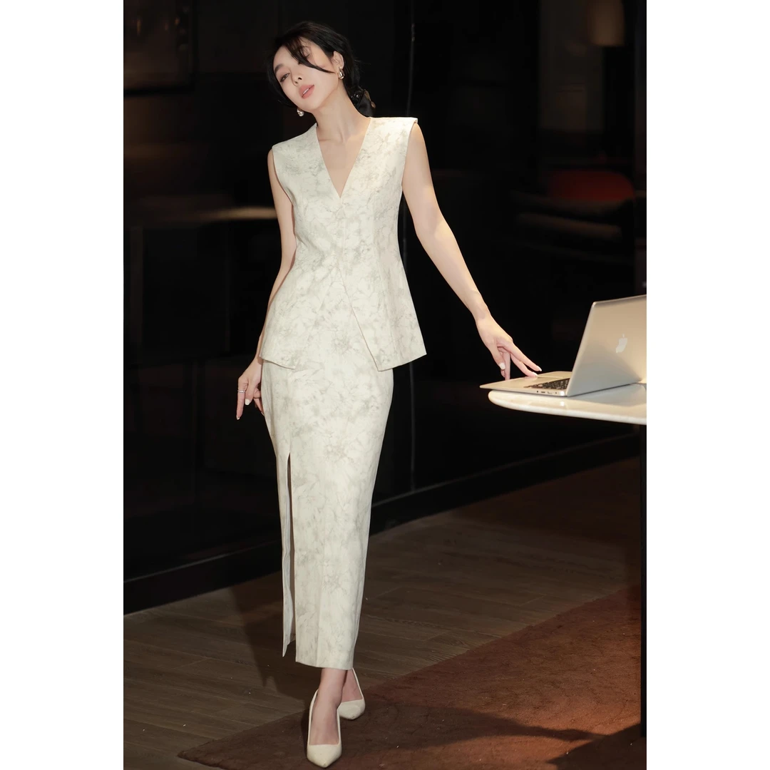 2025夏季新款高端轻奢气质炸街复古优雅显瘦无袖西装半身裙两件套