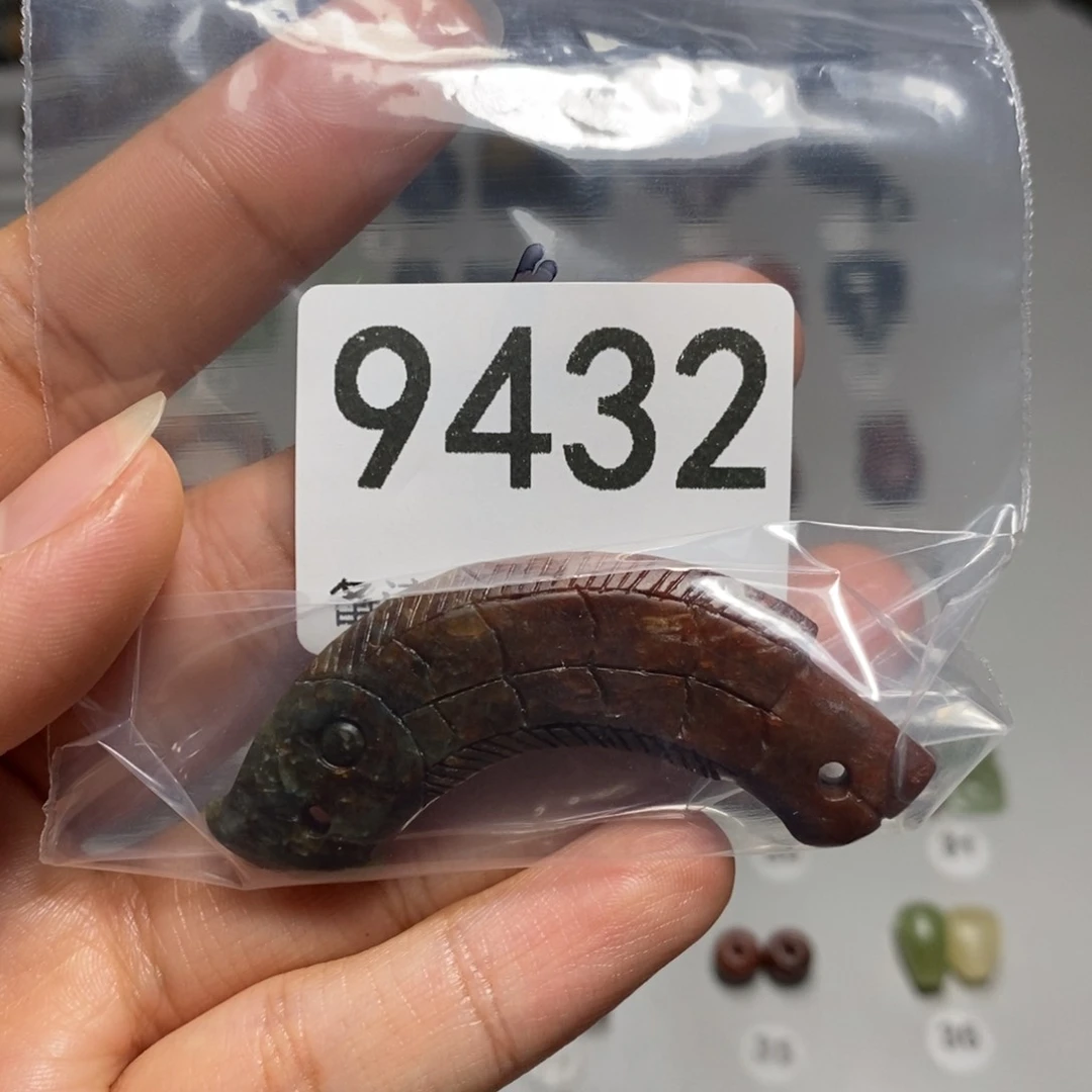 颈饰未镶嵌透闪石质玉t****g