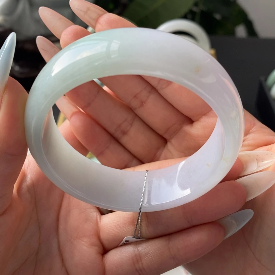 翡翠手镯未镶嵌天然