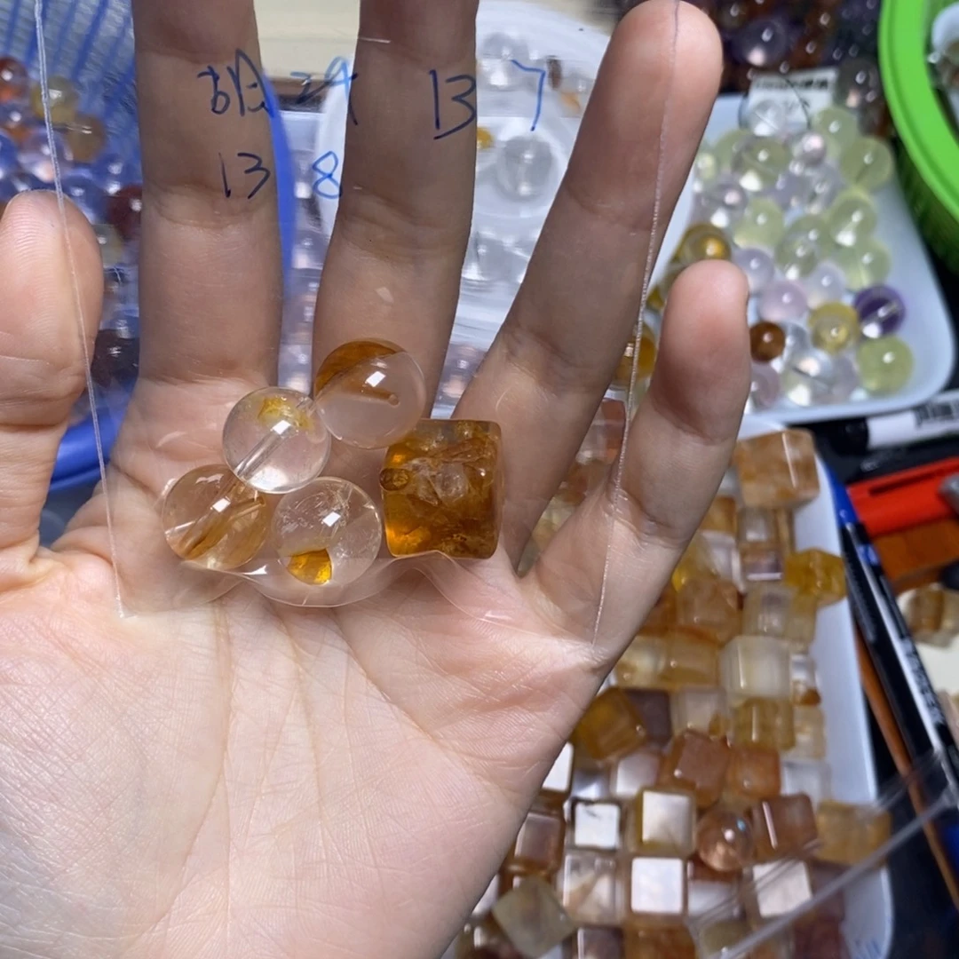 胡***u未镶嵌手链水晶散珠