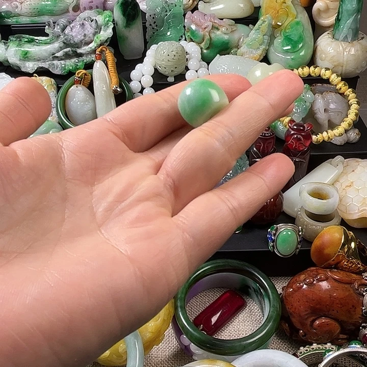 天***我翡翠未镶嵌颈饰翡翠未镶嵌颈饰