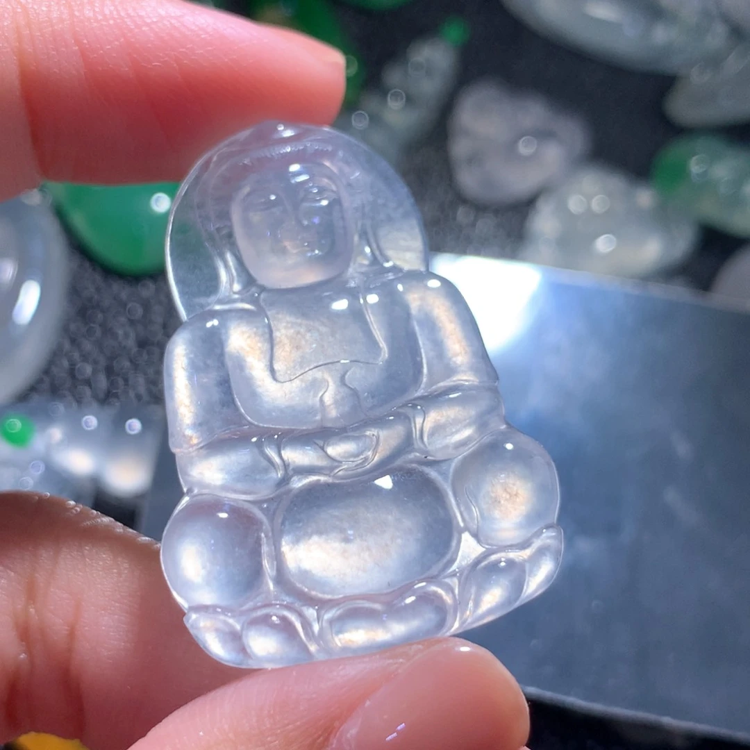 翡翠未镶嵌颈饰缅甸