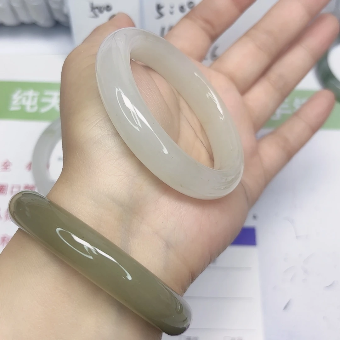 石英质玉未镶嵌手镯62/52