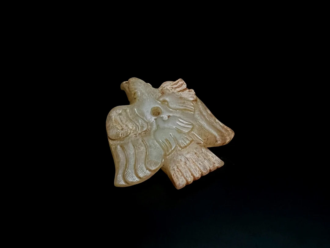 和田圆雕鸮鸟手把件