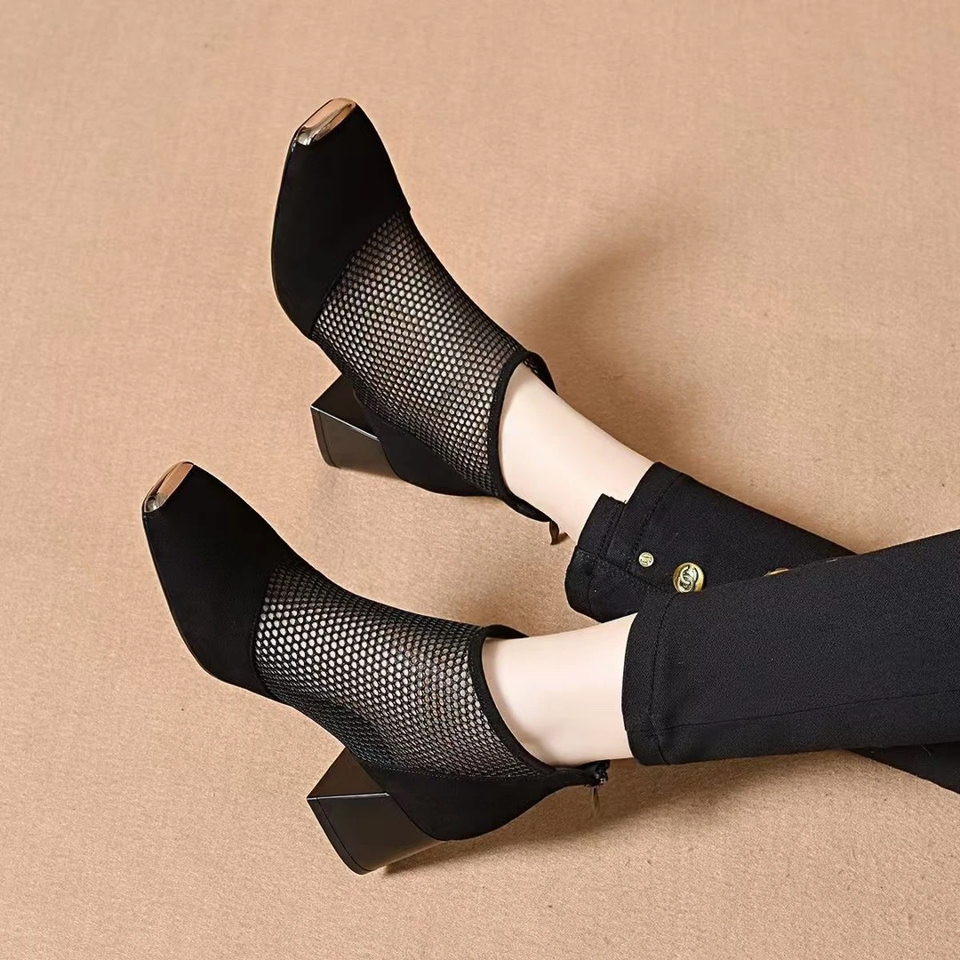 镂空短靴女2025新款春夏季粗跟中跟网纱羊皮女鞋方头罗马凉鞋靴子