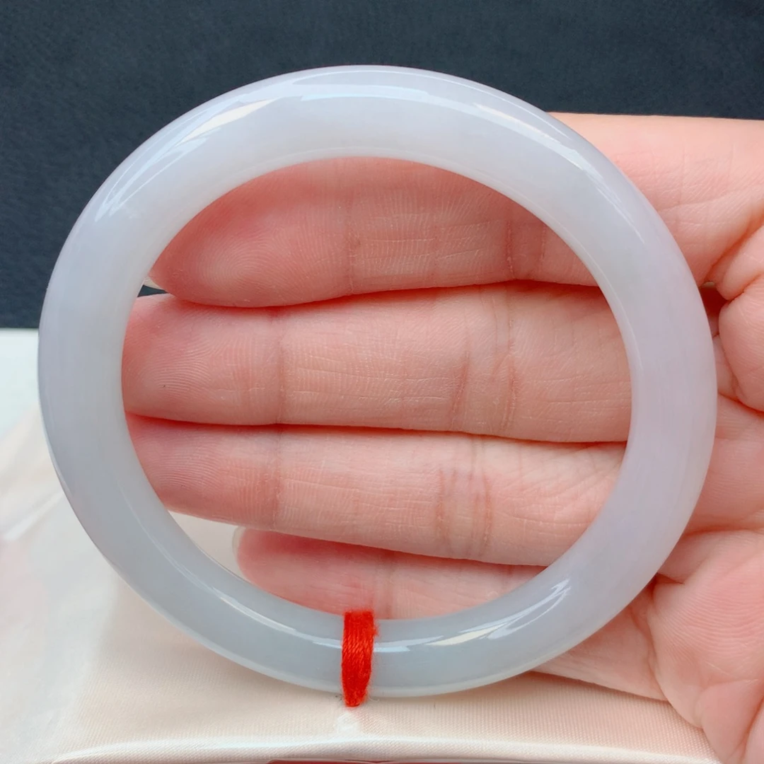 翡翠未镶嵌手镯54.9圆条 细糯化白月光完整度高