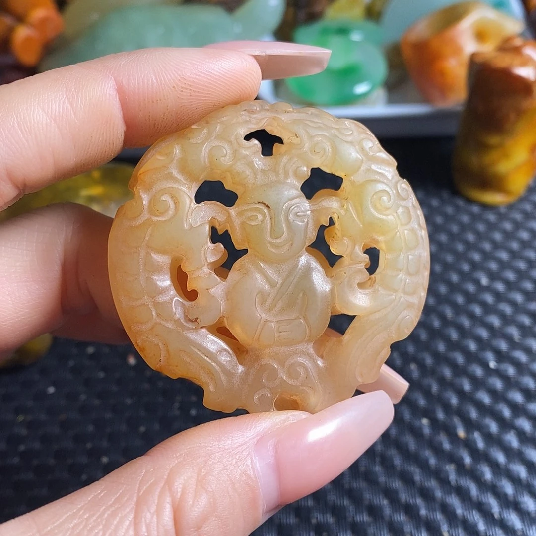 岫岩老玉（透闪石质玉）未镶嵌珠宝奇石