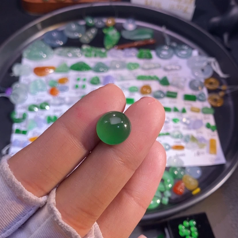 【闪购商品】翡翠挂件未镶嵌蛋