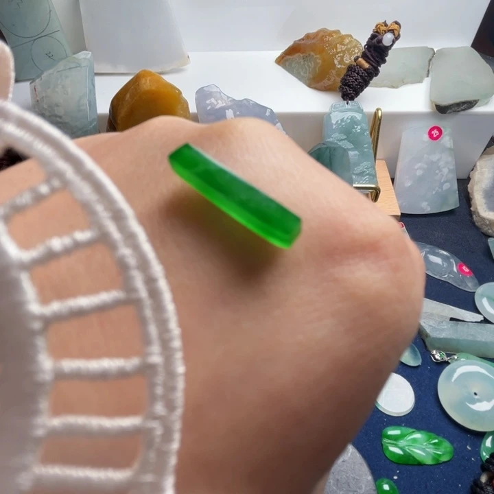 翡翠未镶嵌颈饰天然翡翠