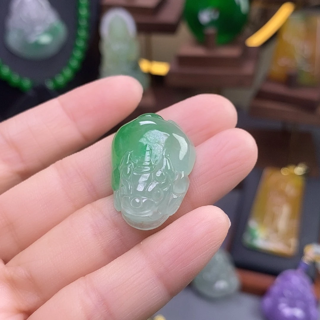 吊坠(赠链)未镶嵌翡翠