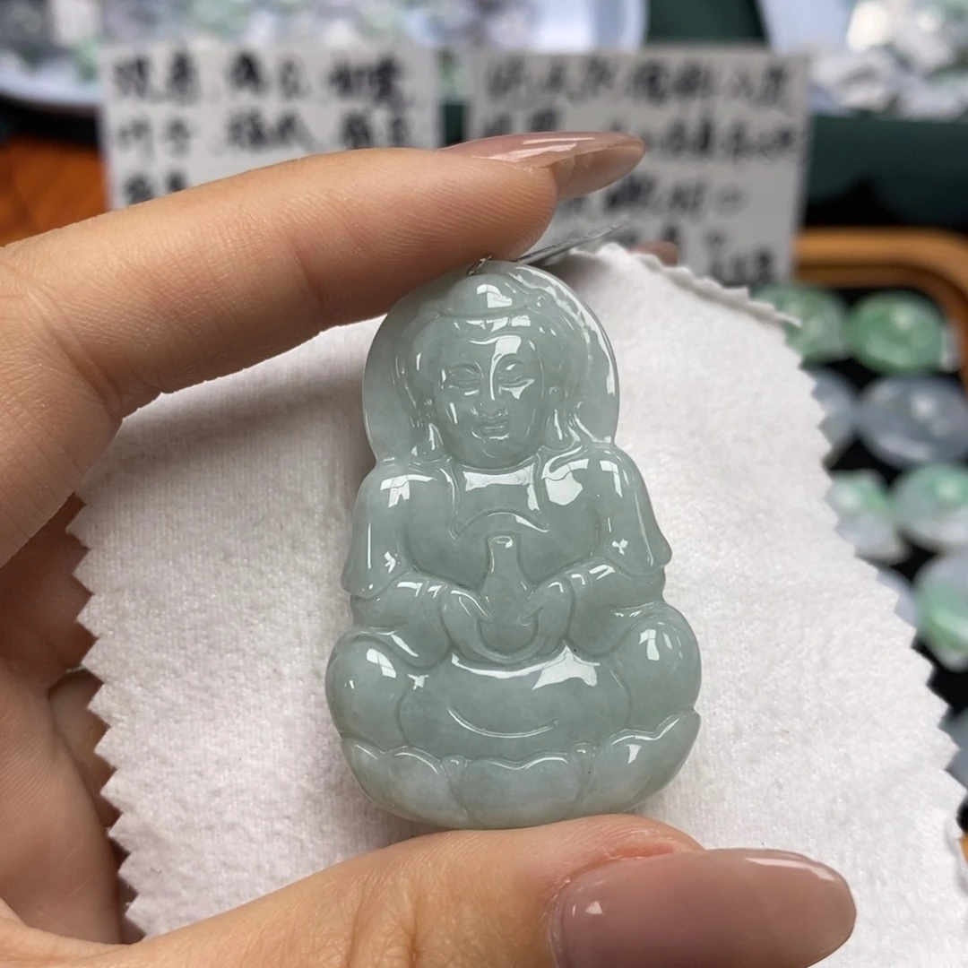 颈饰未镶嵌翡翠观音