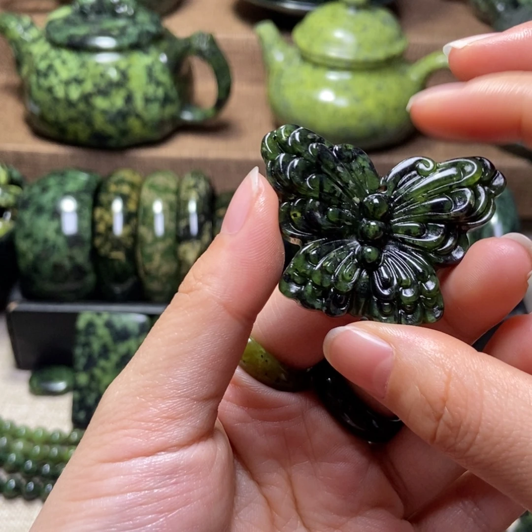 蛇纹石玉未镶嵌药王石吊坠