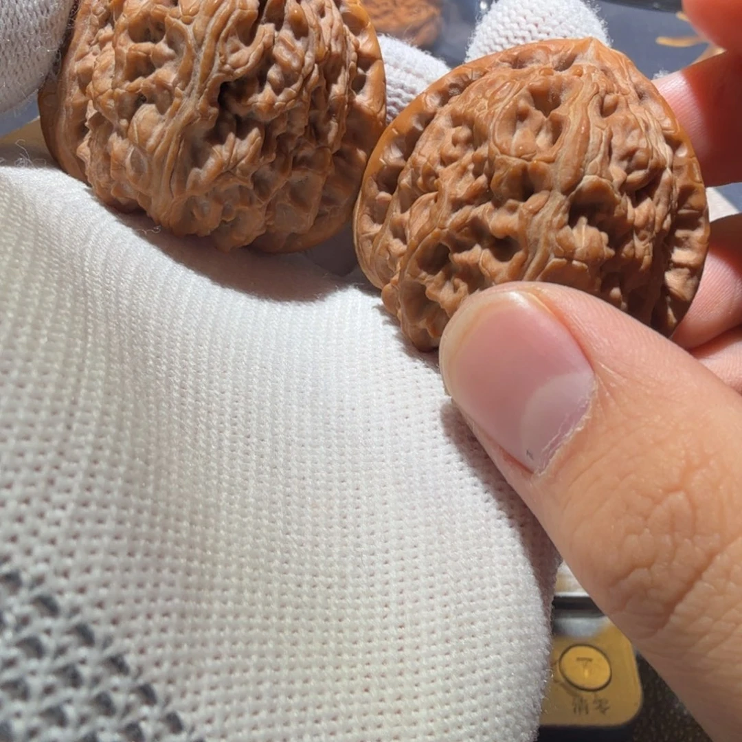 有***€吊坠文玩核桃三角白