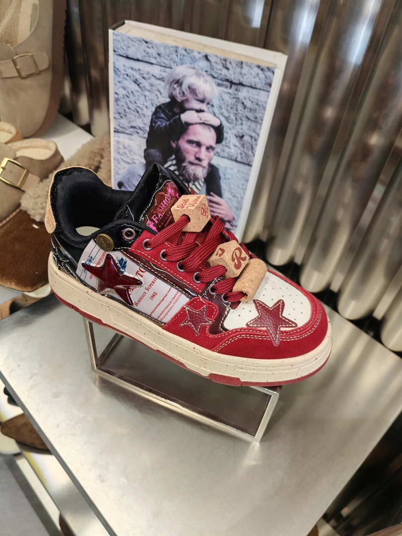 酒红星星国潮小众设计感板鞋813