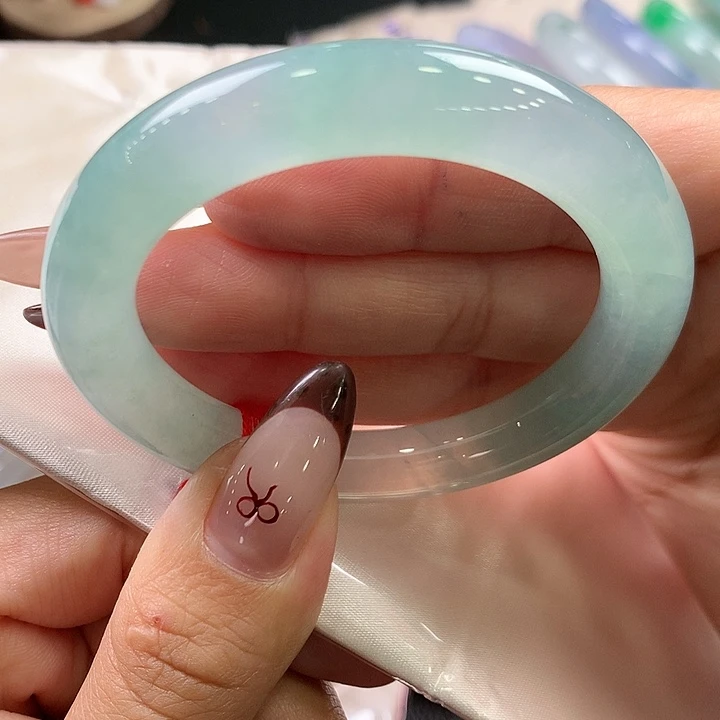 翡翠未镶嵌手镯（圆镯）18号