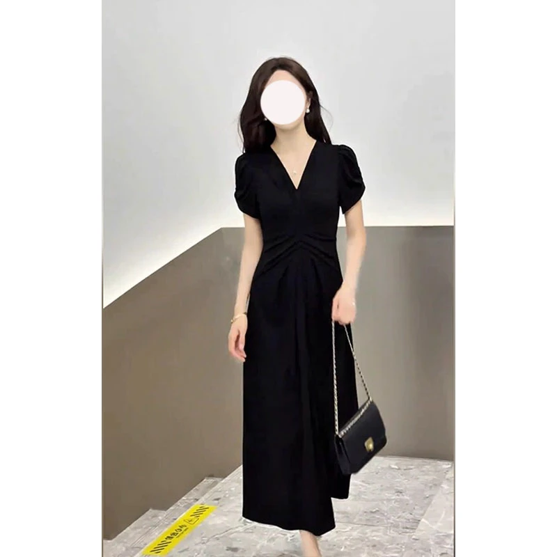 2025新款今年流行爆款夏天巨好看的简单大方气质法式黑色连衣裙女
