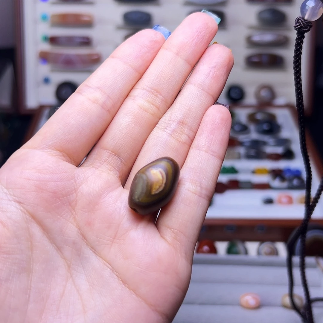 玛瑙/玉髓颈饰未镶嵌牛**水