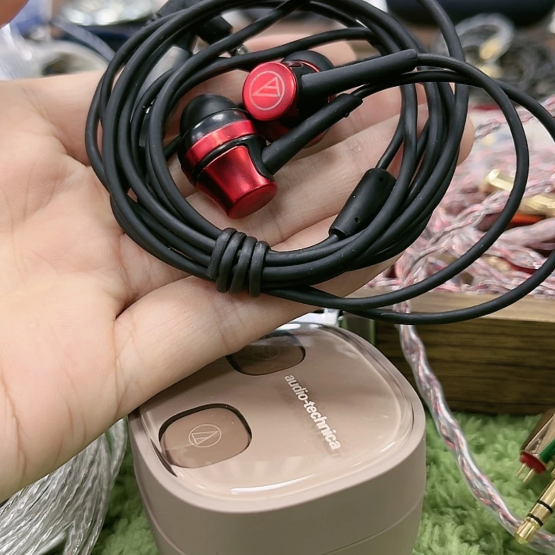 【闪购商品】95新红色