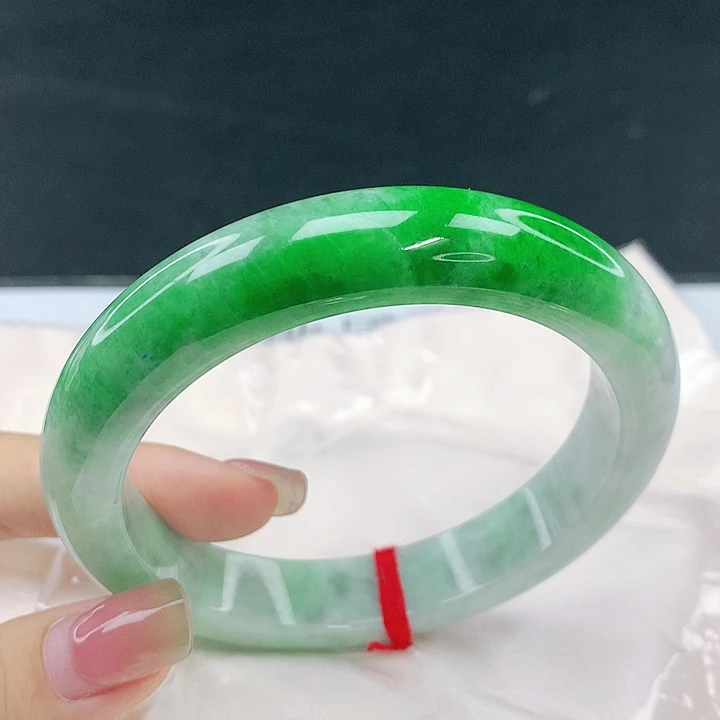 翡翠未镶嵌手镯圈63，0B046