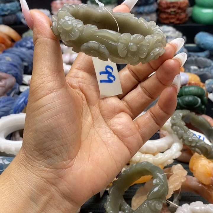 石英质玉手镯未镶嵌