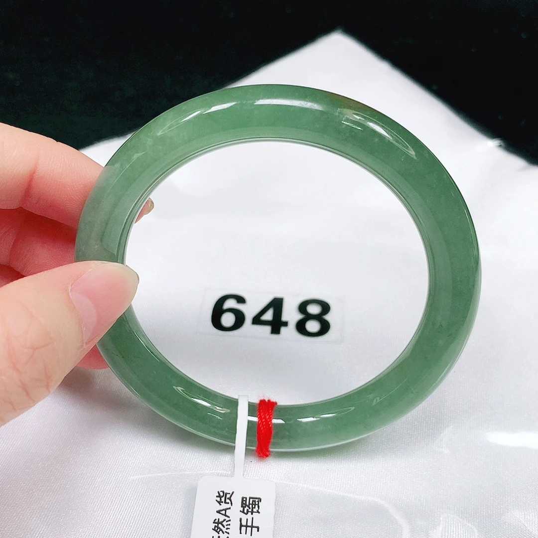 翡翠手镯（圆镯）未镶嵌