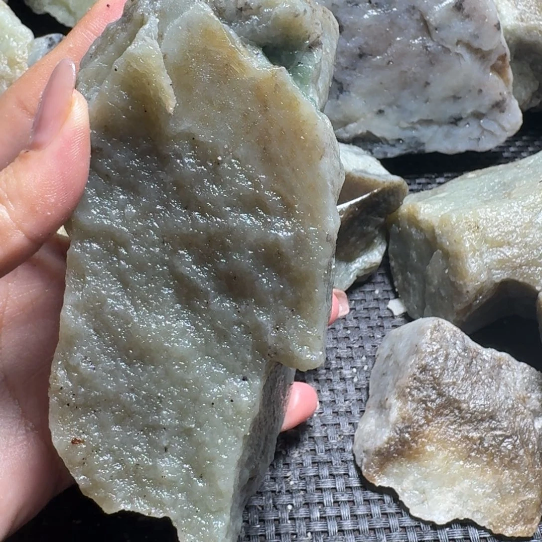 和田玉（糖玉）未镶嵌颈饰