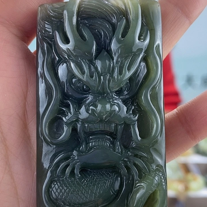 透闪石质玉挂件未镶嵌
