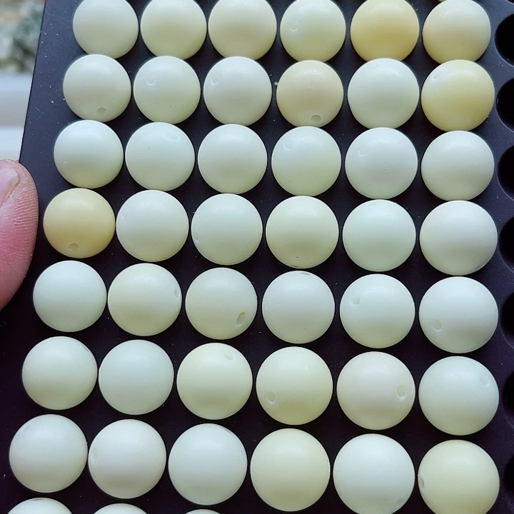 白玉菩提吊坠14奶白圆珠30颗卡灯牌宠30颗