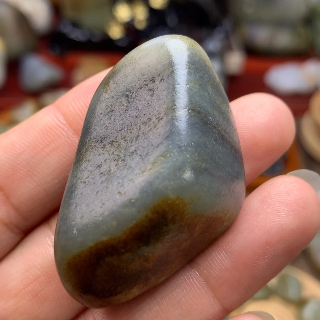 金***光和田玉未镶嵌颈饰