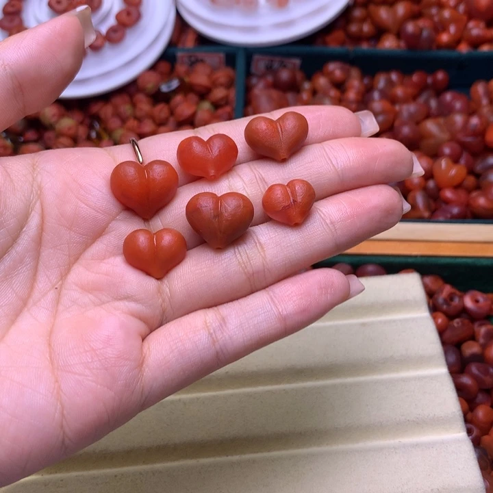 ****7南红玛瑙未镶嵌珠宝半成品47