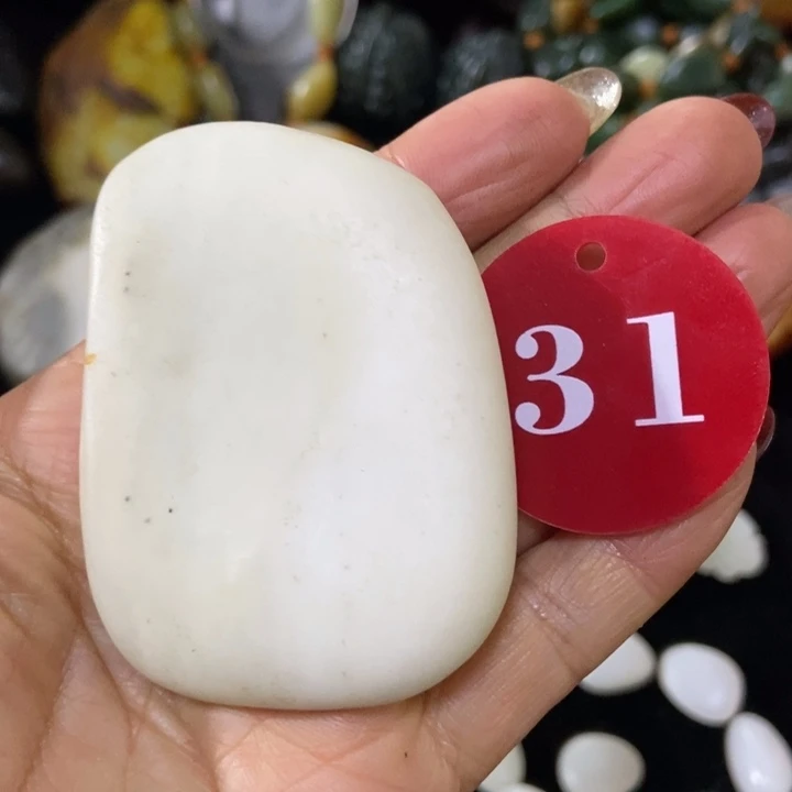 和田玉（糖玉）未镶嵌挂件