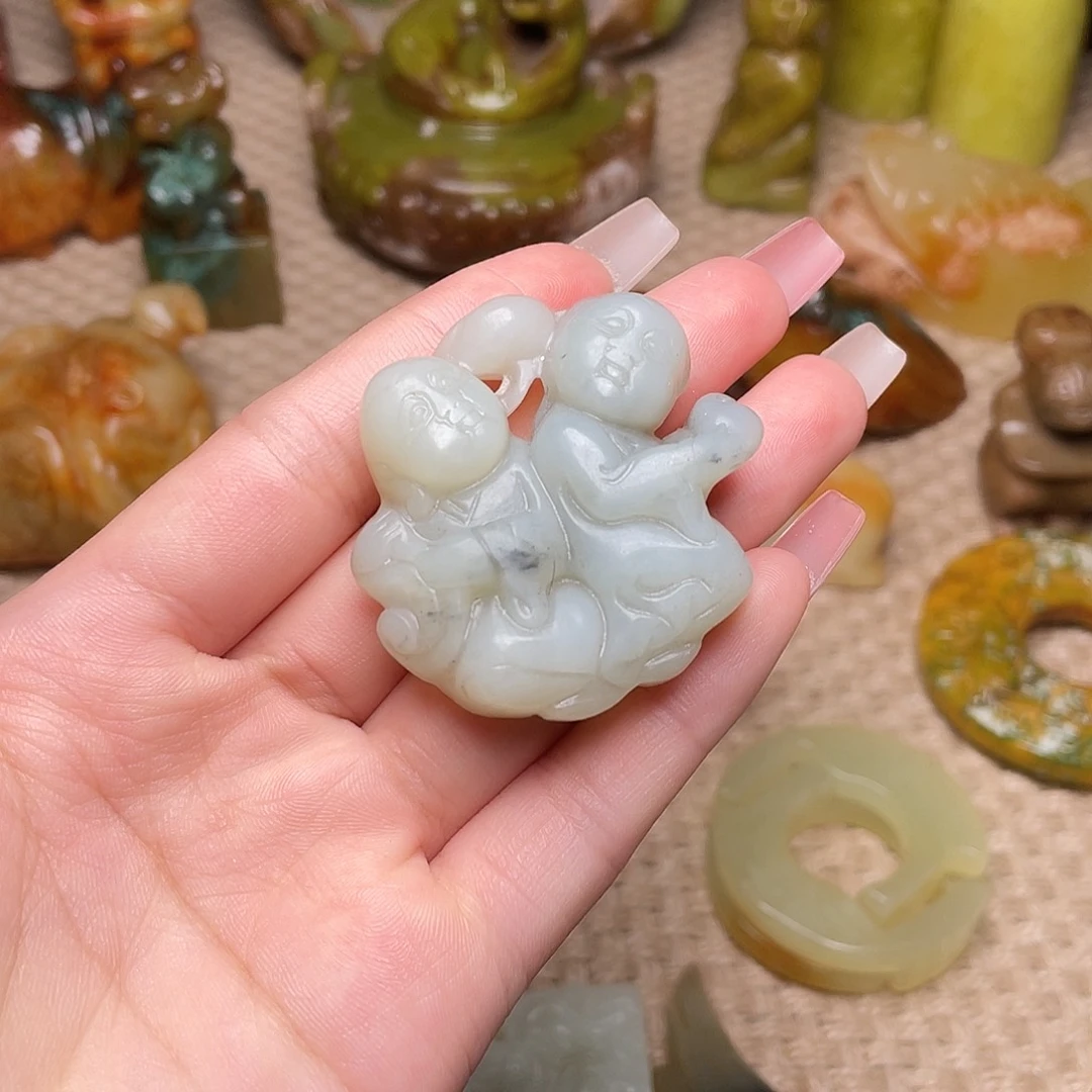蛇纹石玉未镶嵌颈饰