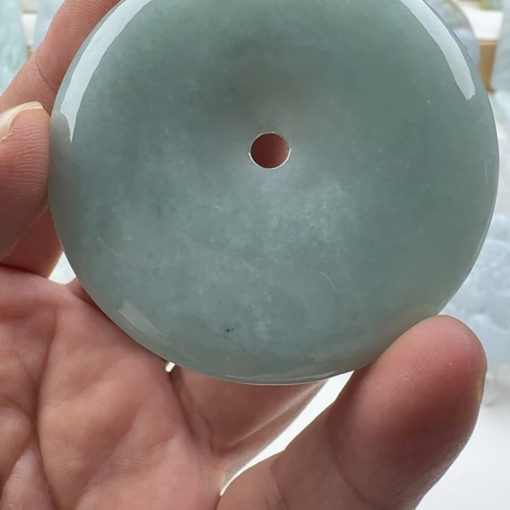 翡翠未镶嵌颈饰天然缅甸A货翡翠