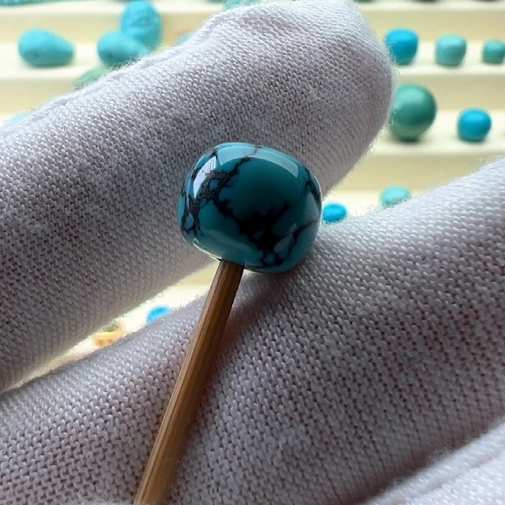 绿松石未镶嵌珠宝奇石10.2