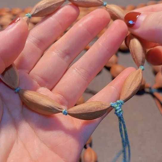 1.1小柳叶水晶核老玩家款手串