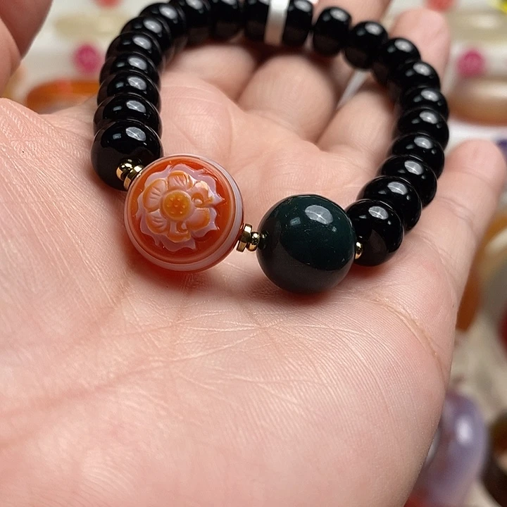 手镯玛瑙/玉髓未镶嵌i***?