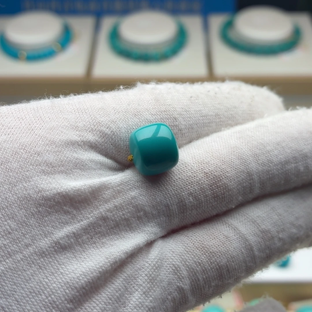 无***。绿松石未镶嵌珠宝奇石