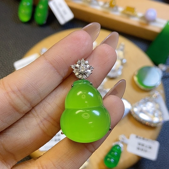 玛瑙/玉髓银S925镶嵌颈饰葫芦