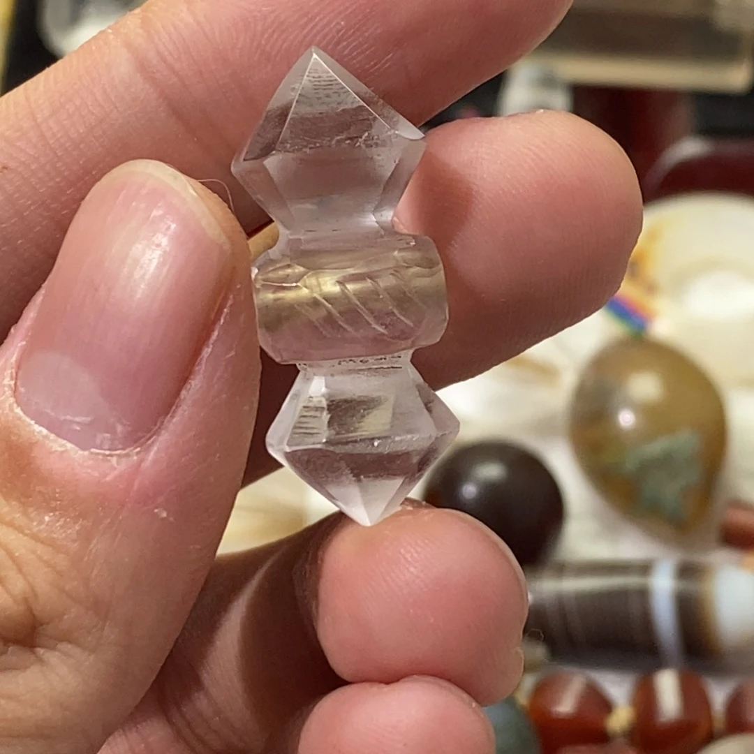 未镶嵌颈饰水晶浮**鳥