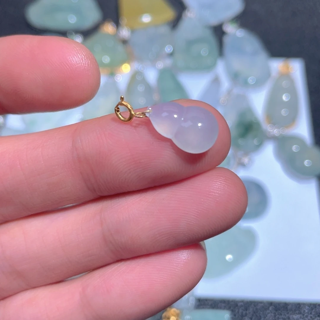 翡翠颈饰18K金镶嵌翡翠