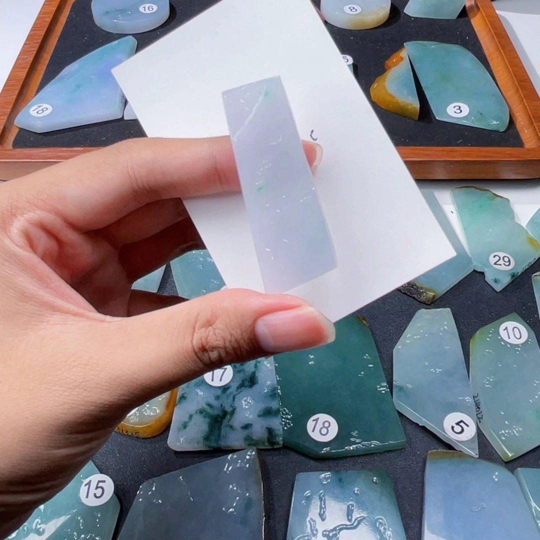 定制翡翠未镶嵌挂件料