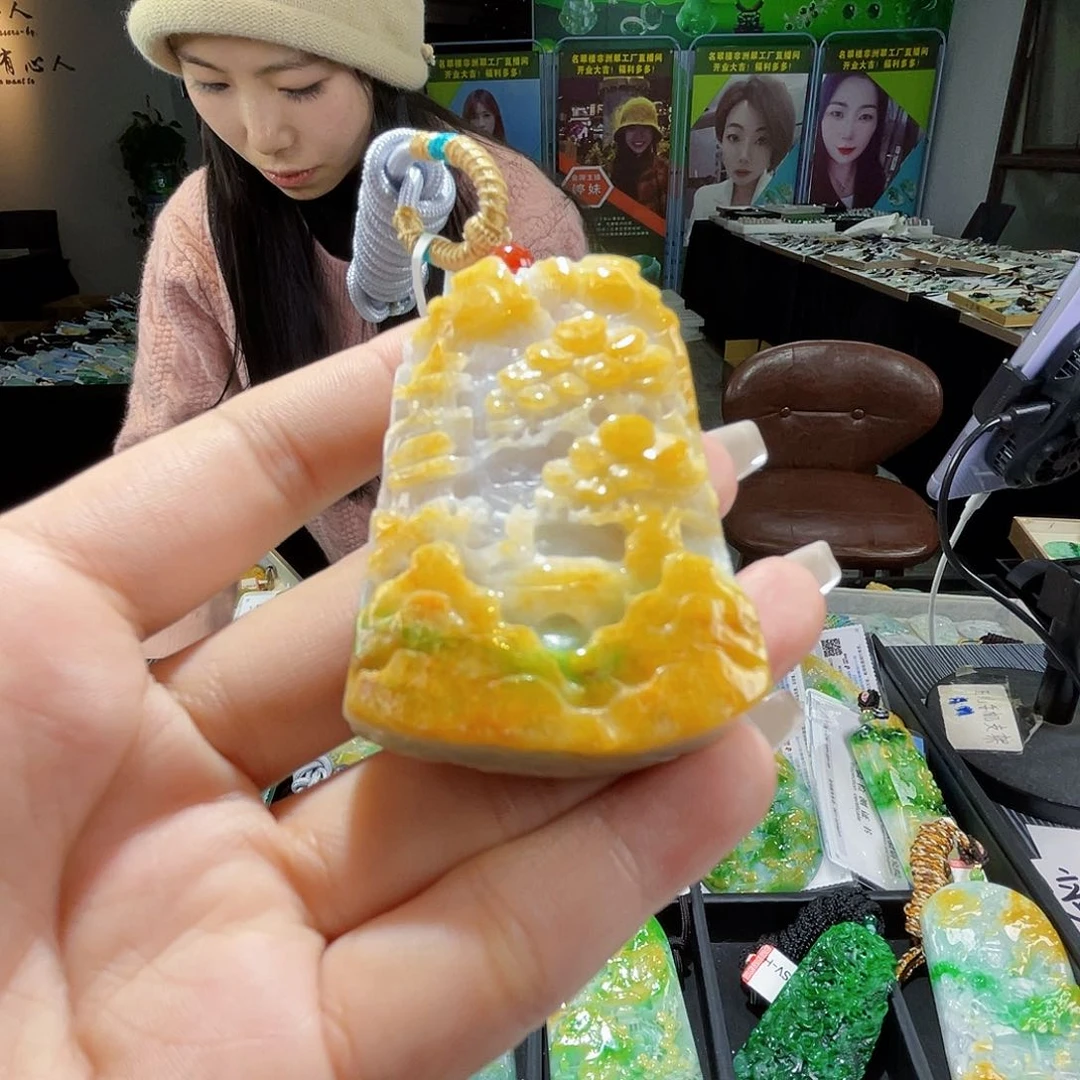 颈饰未镶嵌翡翠一