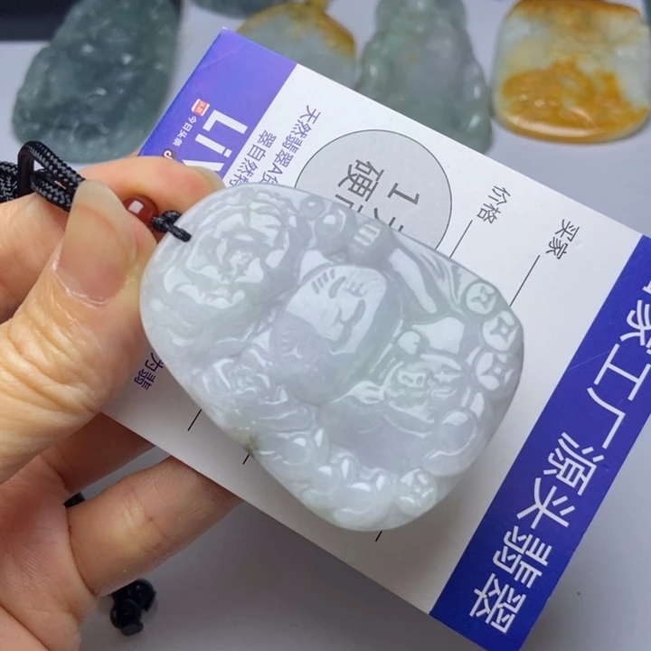 翡翠摆件未镶嵌翡翠
