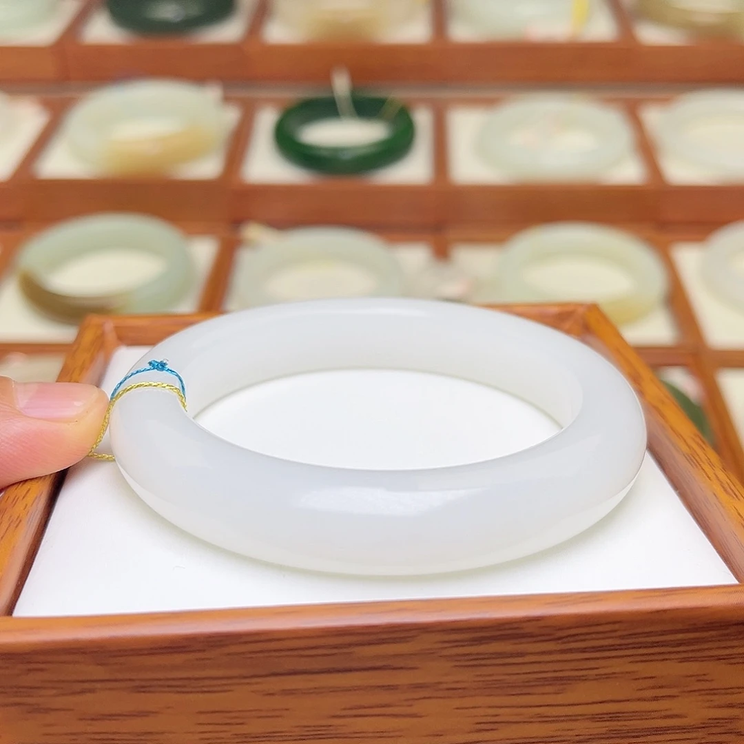 和田玉手镯未镶嵌57.2