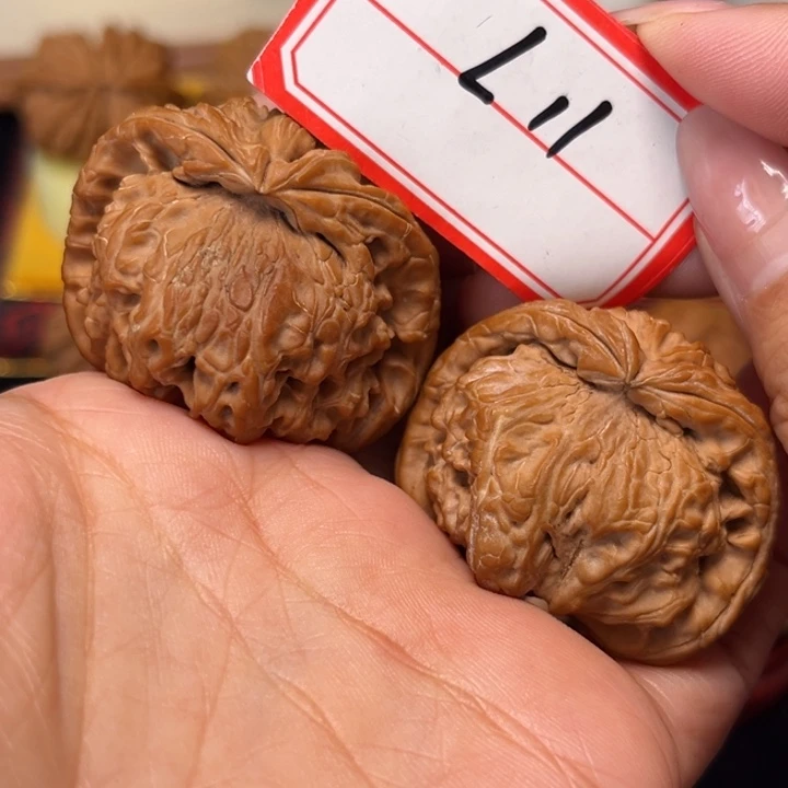 文玩核桃吊坠41.5全品白狮子蛇头11